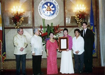 fami-award.jpg